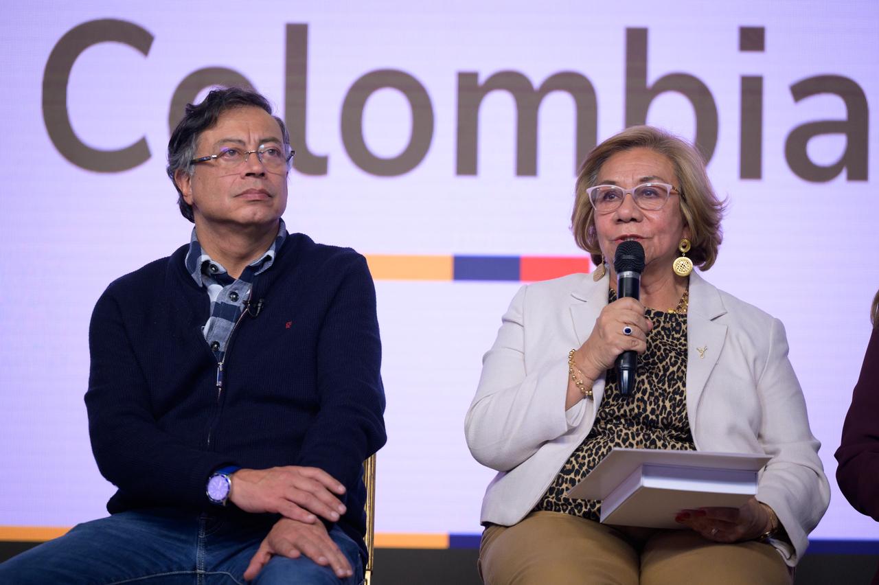 Nuevo pasaporte colombiano con seguridad digital y chip