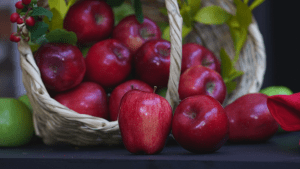 Manzanas europeas exhibidas durante evento de promoción comercial realizado en Bogotá.