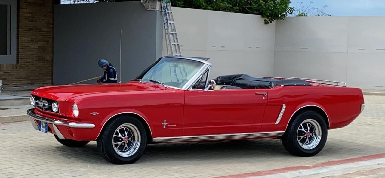 El auto más bello en el gran concurso nacional de autos antiguios